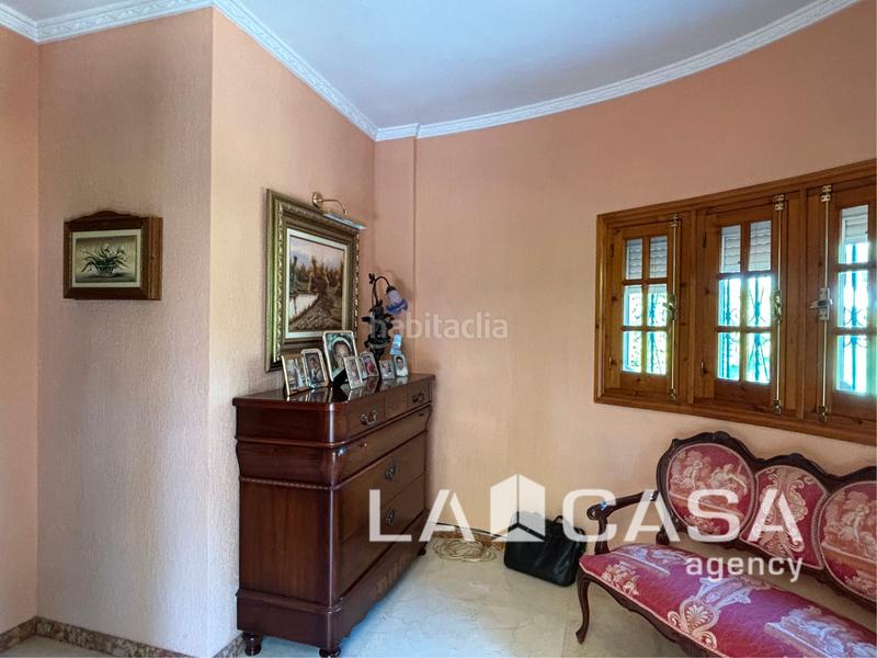 Foto 8d4de02a-a45e-4d9f-aa1d-80a51b06985e. Chalet mit parking in cerros de Montequinto Montequinto