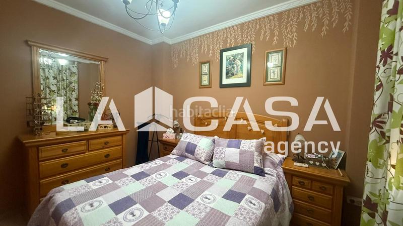 Foto 5f34f248-8efc-4022-a1c7-aa9c9c8e9f88. Casa pareada pareado de 3 plantas, en urbanización privada. en Montequinto