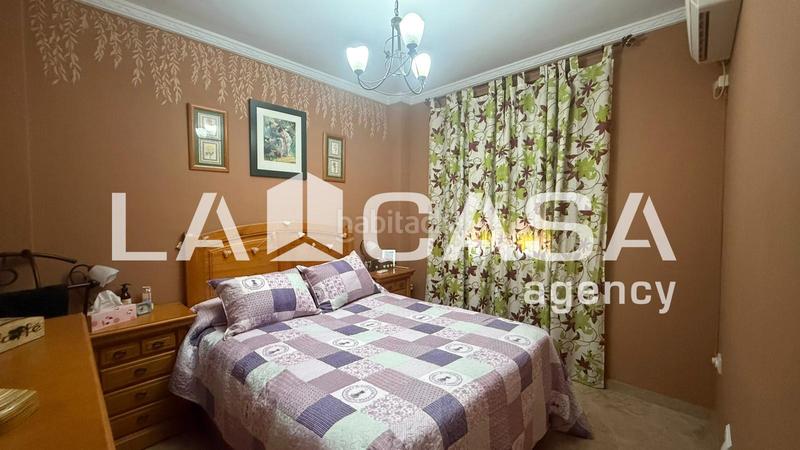 Foto 9953ca45-d164-4e4d-9378-d02c3a044c35. Casa pareada pareado de 3 plantas, en urbanización privada. en Montequinto