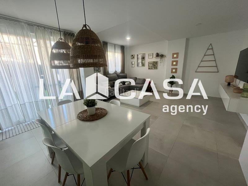 Foto aae54085-9cfb-4a7d-a1ca-f31c4f9ebfe2. Casa a schiera con riscaldamento parcheggio piscina in Dos Hermanas