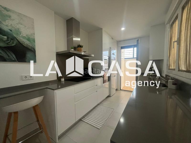 Foto ad84087f-64e7-41e0-a78e-9702a9f005b2. Casa a schiera con riscaldamento parcheggio piscina in Dos Hermanas