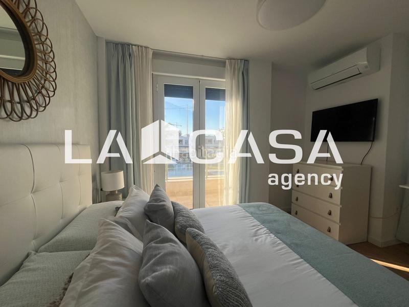 Foto af2cd174-8c65-4775-8607-1ada49e5ee69. Casa a schiera con riscaldamento parcheggio piscina in Dos Hermanas