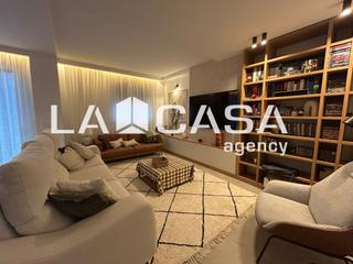 Casa adossada a Entrenúcleos
