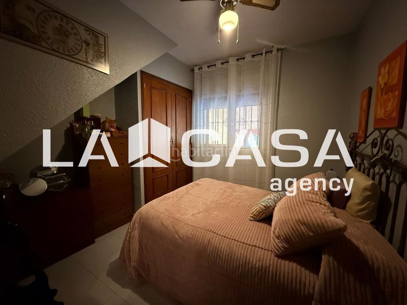 Foto 589d1474-f7db-4ce2-a8eb-a7e3abd47033. Towny house with parking in cerros de Montequinto Montequinto