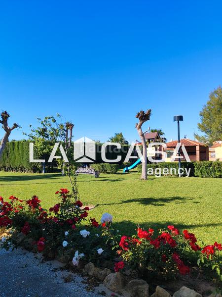 Foto beb7ac77-d74e-4bb7-86da-577edbf74b63. Towny house with pool in Condequinto Montequinto