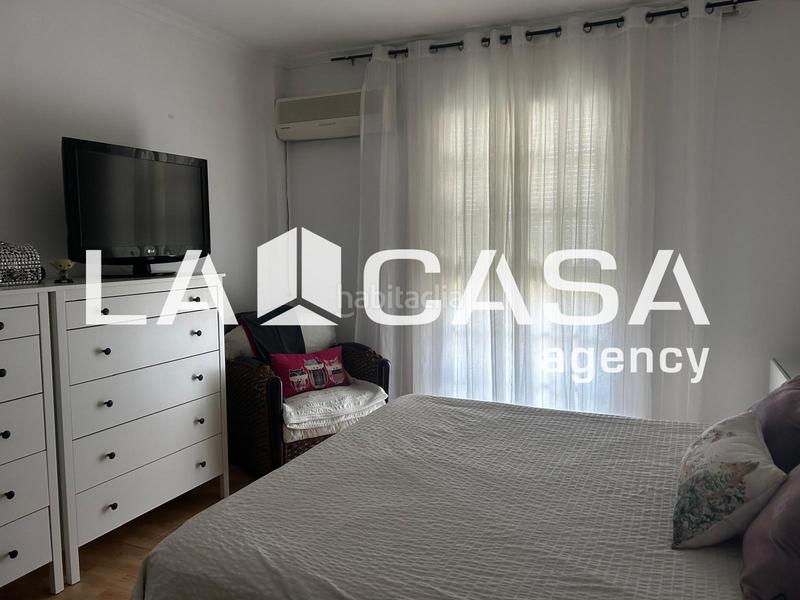 Foto e156b181-9efe-47f7-95c2-69e5e7412210. Chalet en Oromana Alcalá de Guadaira