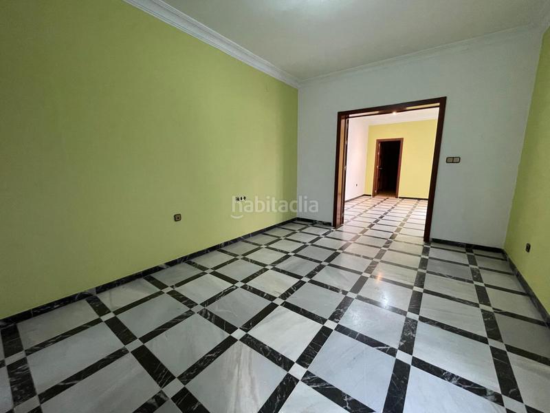 Foto 03ee6f33-a0ed-4287-a3d4-9962a672d002. House with parking in Centro - Doña Mercedes Dos Hermanas