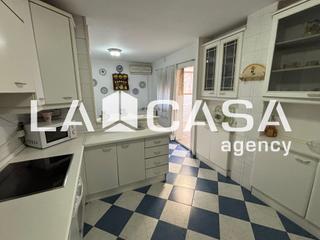 Casa adossada a Avenida de Europa. Adosado junto al centro de montequinto