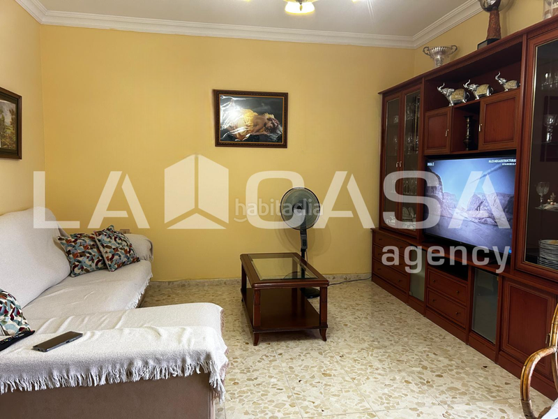 Foto 01683df4-d232-4041-9f5e-2c8561c5a066. Chalet mit parking in cerros de Montequinto Montequinto