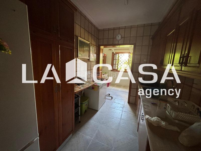 Foto 99d73886-421e-4509-ab48-84da4c4fed96. Chalet mit parking in cerros de Montequinto Montequinto