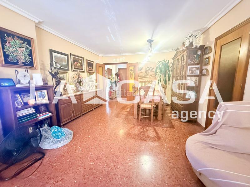 Foto 9f19149c-e7fc-4a7e-9ddf-11b2d76a8150. Etagenwohnung mit parking pool in Centro Montequinto