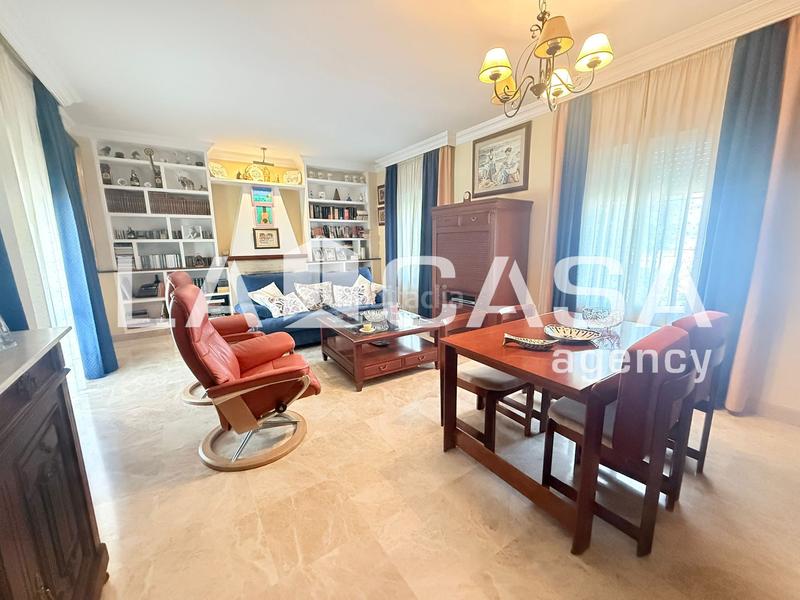 Foto 077d17c6-906d-4af0-a780-d7e41510651c. Chalet avec parking dans Olivar de Quintos Montequinto