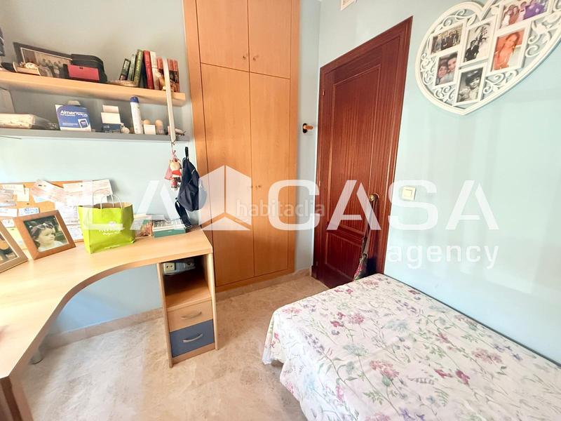 Foto f8dbb31d-b3e1-4ffb-b3e2-f939ebb6d8fd. Chalet con parcheggio in Olivar de Quintos Montequinto