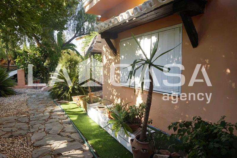 Foto c37d50a8-698e-4651-b957-abcbe593307d. Chalet en cerros de Montequinto Montequinto