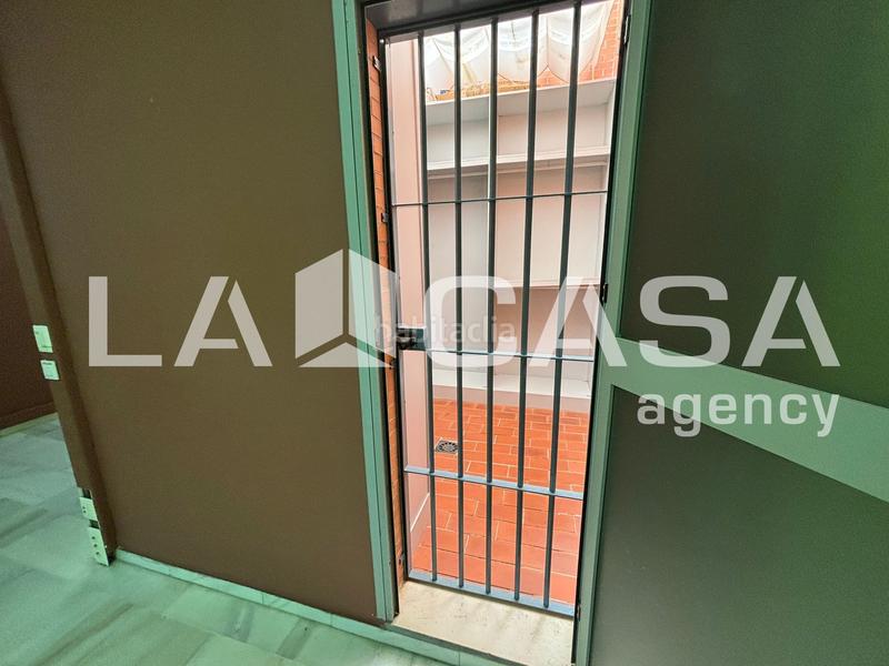 Foto 0d5a3cbd-33f8-42b8-a7cb-21445491362d. Alquiler oficina en Condequinto Montequinto