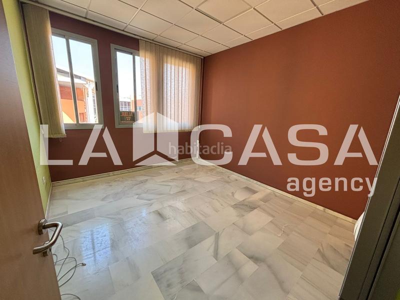 Foto 1e5e23e9-b80a-4d4d-ad77-00e1410774c6. Alquiler oficina en Condequinto Montequinto