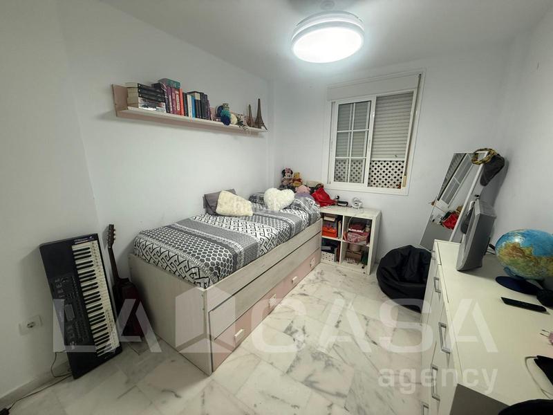 Foto 754a0490-4c41-4971-bf82-fea2d1230795. Semi detached house with parking pool in Olivar de Quintos Montequinto