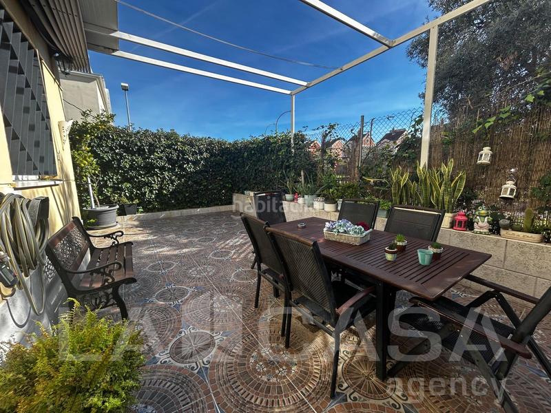 Foto e78b81b6-060a-4f62-bbf4-75cbf08f1082. Maison jumelée avec chauffage parking dans Olivar de Quintos Montequinto