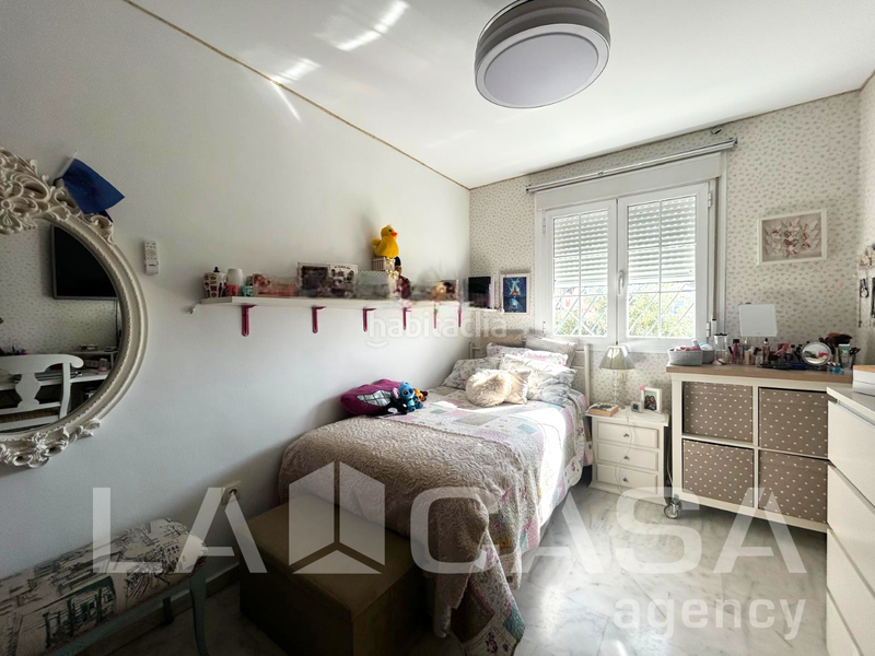 Foto 8c7ca7bb-8388-4405-bd2f-f57125f1f5db. Semi detached house with heating parking in Olivar de Quintos Montequinto