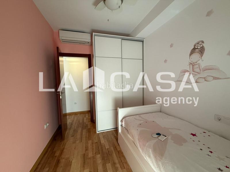 Foto f3c13b30-d6b0-49cd-99ae-93033e209685. Miete etagenwohnung mit parking in Entrenúcleos Dos Hermanas