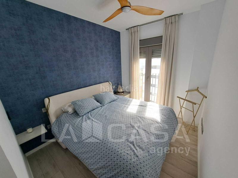 Foto 3bb9dd1d-1128-4cda-852a-5bfb02d05f4f. Appartamento con parcheggio in Entrenúcleos Dos Hermanas