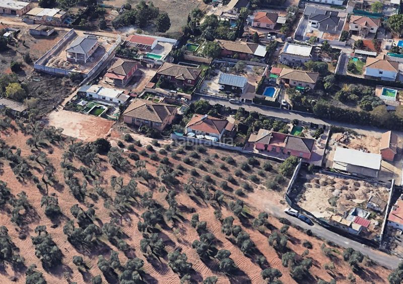 Foto c9e6e6d1-cdac-4ead-b9e6-cdc90e29630b. Terreny residencial a Entrenúcleos Dos Hermanas