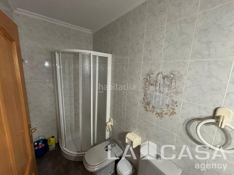 Foto c4d2ef27-daab-4ce9-b75c-6b37da2e0484. Alquiler piso en Centro Montequinto