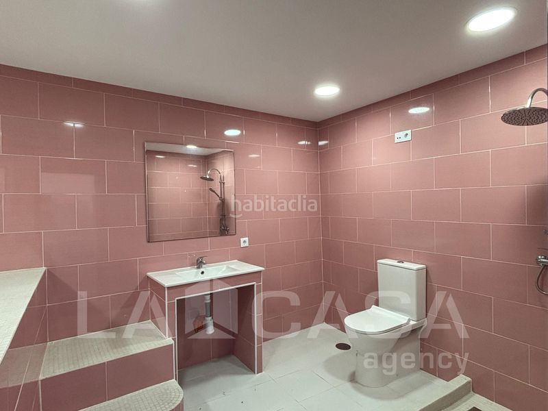 Foto 1a02d996-1295-4717-b051-bee22fe31e33. Xalet amb aparcament a Entrenúcleos Dos Hermanas