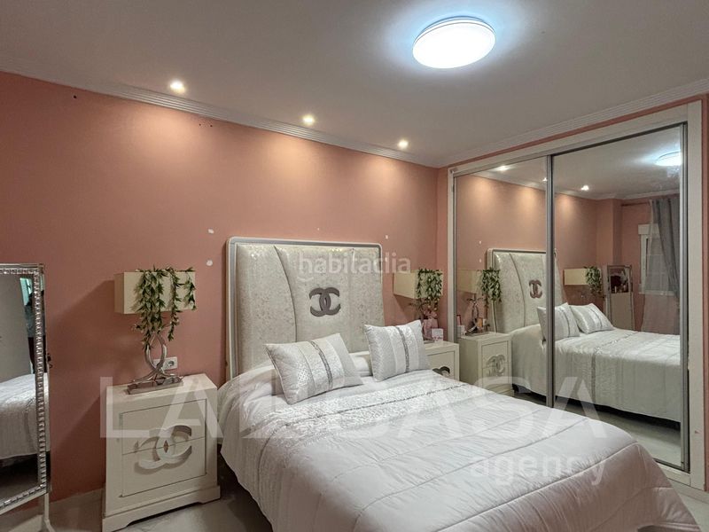 Foto 1d3b557c-3503-43b7-a86c-2872526bd160. Xalet amb aparcament a Entrenúcleos Dos Hermanas