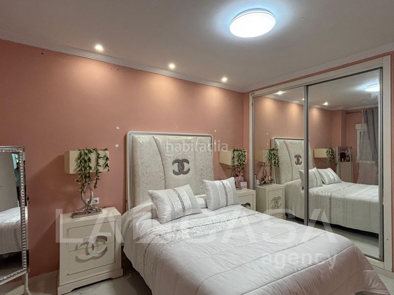 Foto 5225aaa2-5d0d-4a0c-922d-487ab601b636. Xalet amb aparcament a Entrenúcleos Dos Hermanas