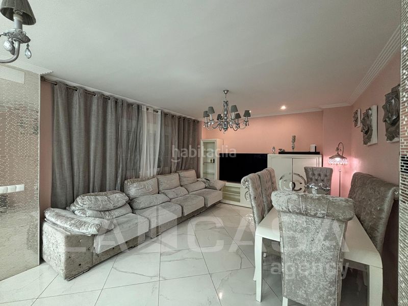 Foto c10030dc-c302-449e-acdc-3b52088517ae. Xalet amb aparcament a Entrenúcleos Dos Hermanas