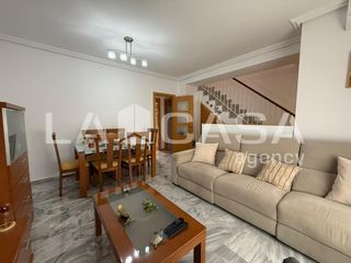 Semi detached house in Avenida de Europa