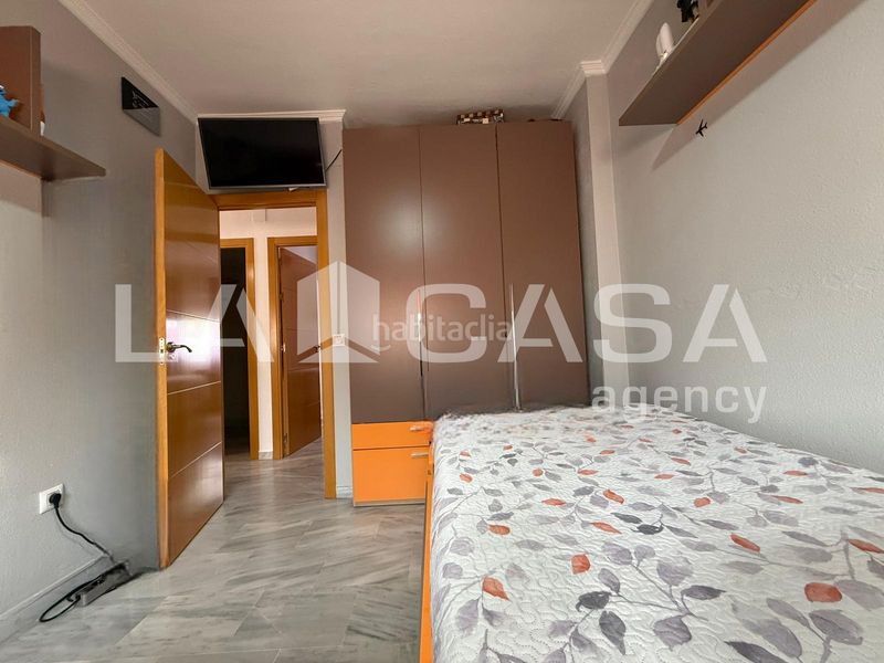 Foto 9ee85655-f206-466b-ac69-ebd009c2e9ac. Casa adossada amb aparcament piscina a Avenida de Europa Montequinto