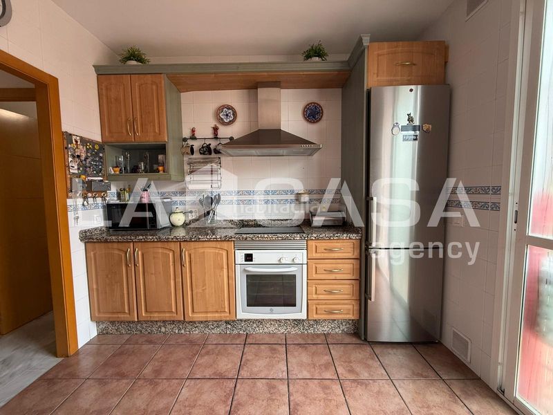 Foto bddae94a-27bb-411b-aec5-05dfc3093b78. Casa adossada amb aparcament piscina a Avenida de Europa Montequinto