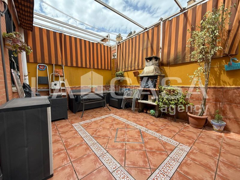 Foto d874139f-66bc-4430-b5f1-4206cbe33186. Casa adossada amb aparcament piscina a Avenida de Europa Montequinto