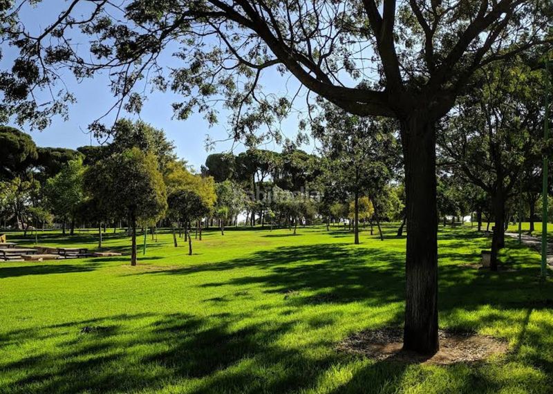 Foto 44d7c8e0-b2dc-47b5-83ca-bd2296f7880d. Casa adossada amb aparcament piscina a Avenida de Europa Montequinto