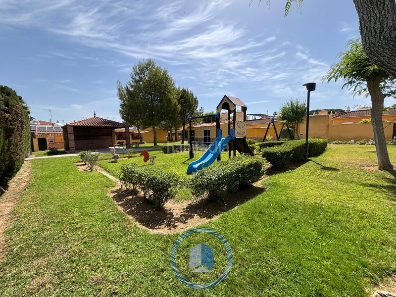 Foto 0fad1e63-afe2-41d5-911d-12c875428005. Casa aparellada a Condequinto Montequinto