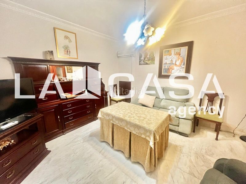 Foto b07c65c8-af02-4ce4-ba9e-349be5faaa42. Casa a Centro - Doña Mercedes Dos Hermanas