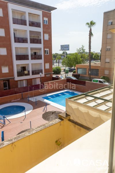 Foto 5b05f324-5d8d-46df-9335-f5556fcb6b14. Casa aparellada amb aparcament a La Motilla - Fuente del Rey Dos Hermanas