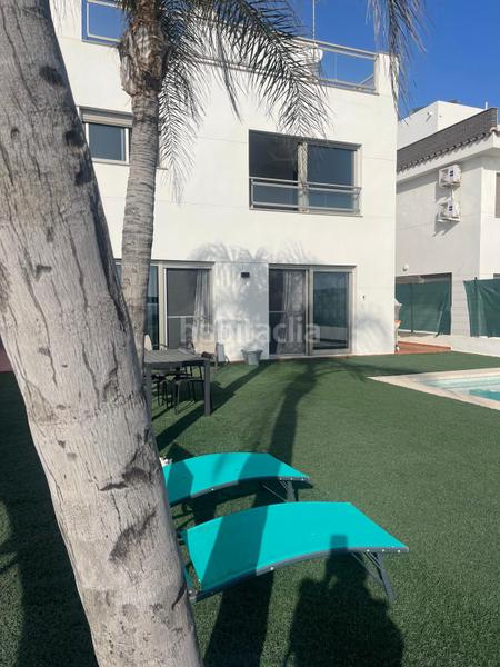 Foto 6616836a-7d58-4ed3-b769-e9beef377809. Chalet  de lujo delante del mar en Playa Burriana