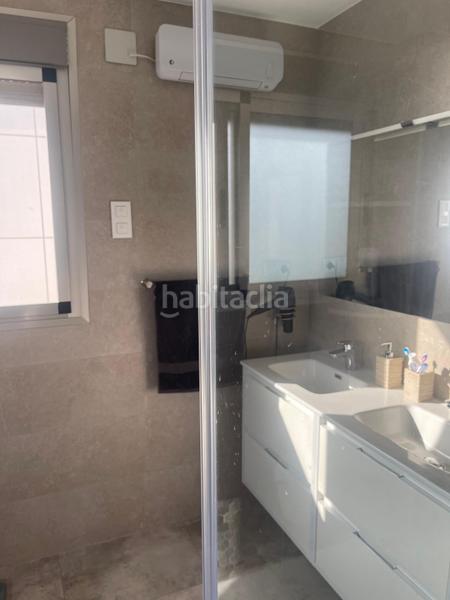 Foto ef90d892-ff20-4dd0-ae33-c96f9a4c9271. Chalet  de lujo delante del mar en Playa Burriana