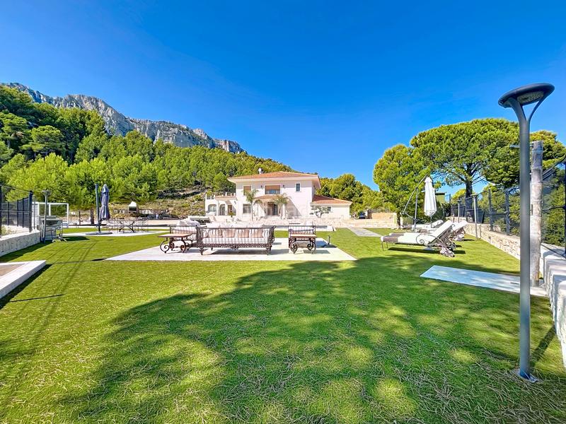 Foto a578bdee-fdc2-4035-a6c6-c3ec3a93e6b0. Chalet mit parking pool in La Nucia Pueblo Nucia (la)