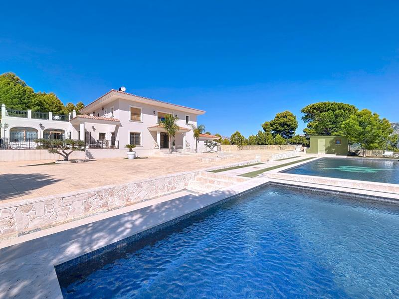 Foto c724d3ad-c5e9-4f4f-9ad1-a3448fcccb4a. Chalet mit parking pool in La Nucia Pueblo Nucia (la)