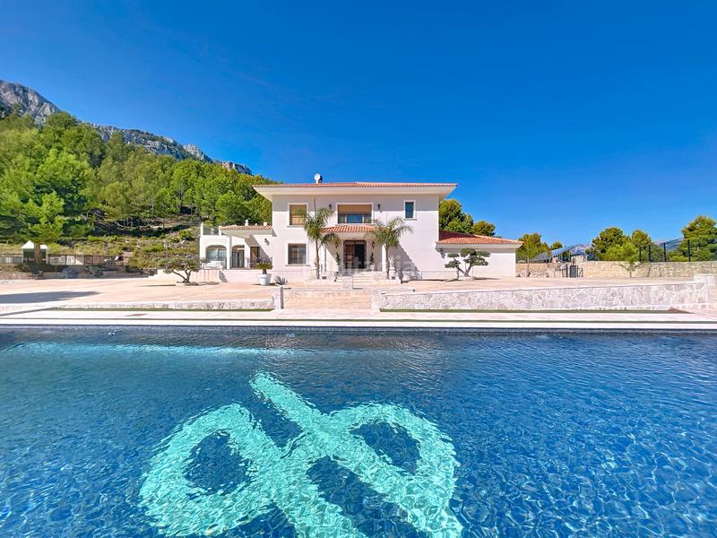 Foto f606af8d-57ab-4640-85bf-44f741a872c2. Chalet mit parking pool in La Nucia Pueblo Nucia (la)