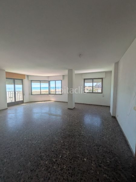 Foto aa0cd490-b1bd-4b3e-887d-51caed52ca1b. Pis a Playa Burriana