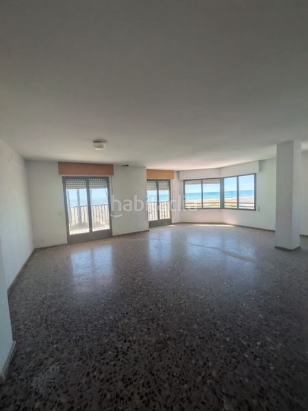 Foto 339f3ade-4952-4d6a-b249-114d2c2e5e59. Piso en Playa Burriana