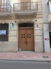 Rent Business premise  Carrer major