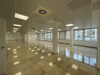 Rent Office space in Carrer galileu, 303. Precioso despacho diafano