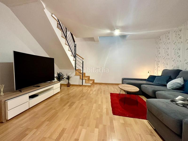 Foto 65729e0a-6769-4960-9a07-e4cf63e1d255. Alquiler tríplex en n/a triplex de diseño amueblado para entrar. contrato temporada en Barcelona
