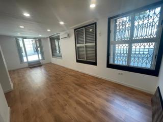 Lloguer Local Comercial a Carrer de tavern 64. Local esquinero ideal oficina